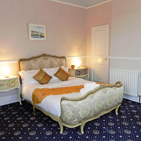 Bed and breakfast Estoril 4*